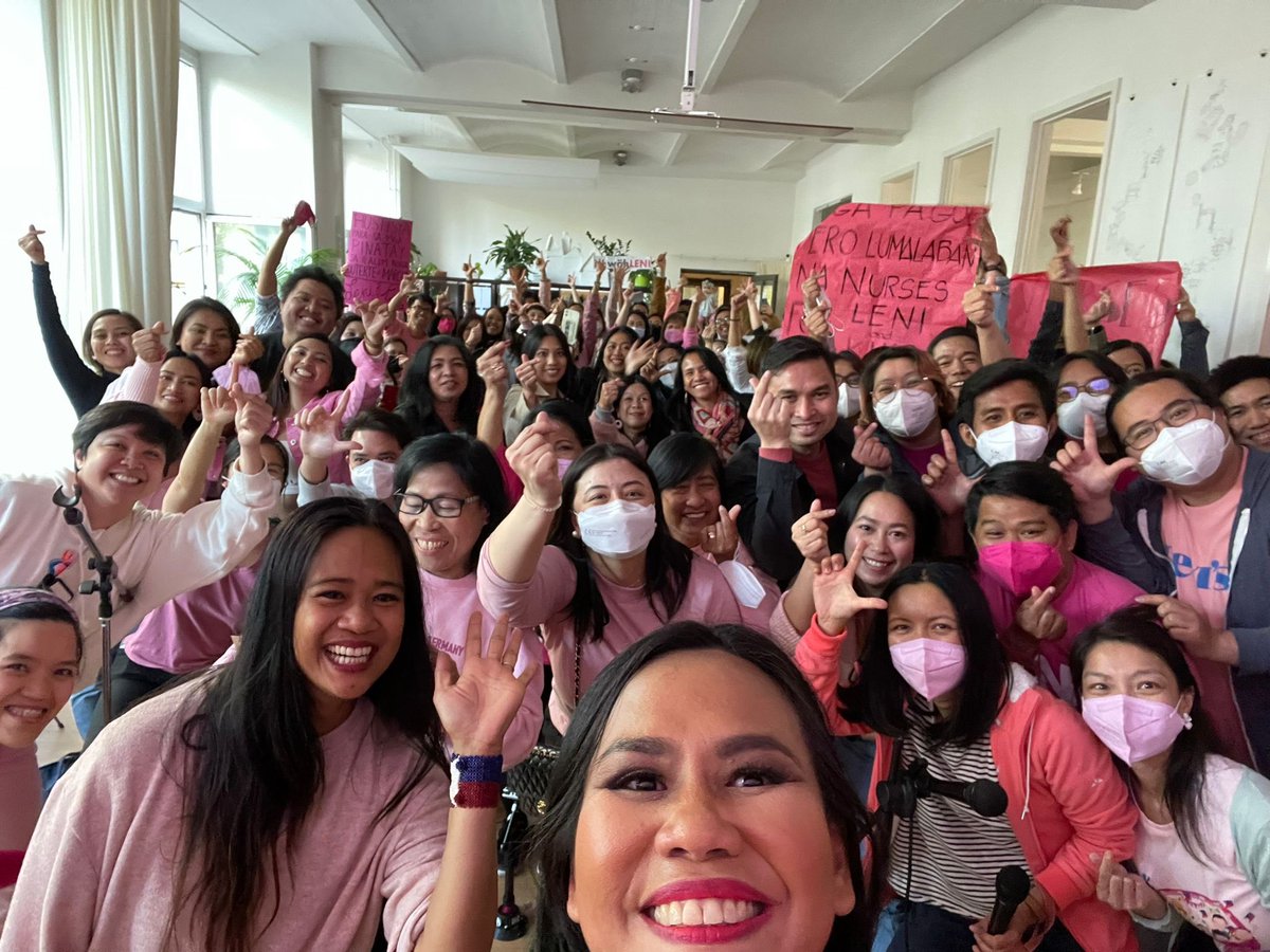 ryanangnews5's tweet image. Singers Bituin Escalante and Bullet Dumas woo Filipino voters in Germany as they perform during the “ALenimanya! Tumindig at MaKikoncert Tayo!!!” event last Saturday, April 23, 2022. 📸 Team Leni Robredo Germany. @onenewsph @News5PH