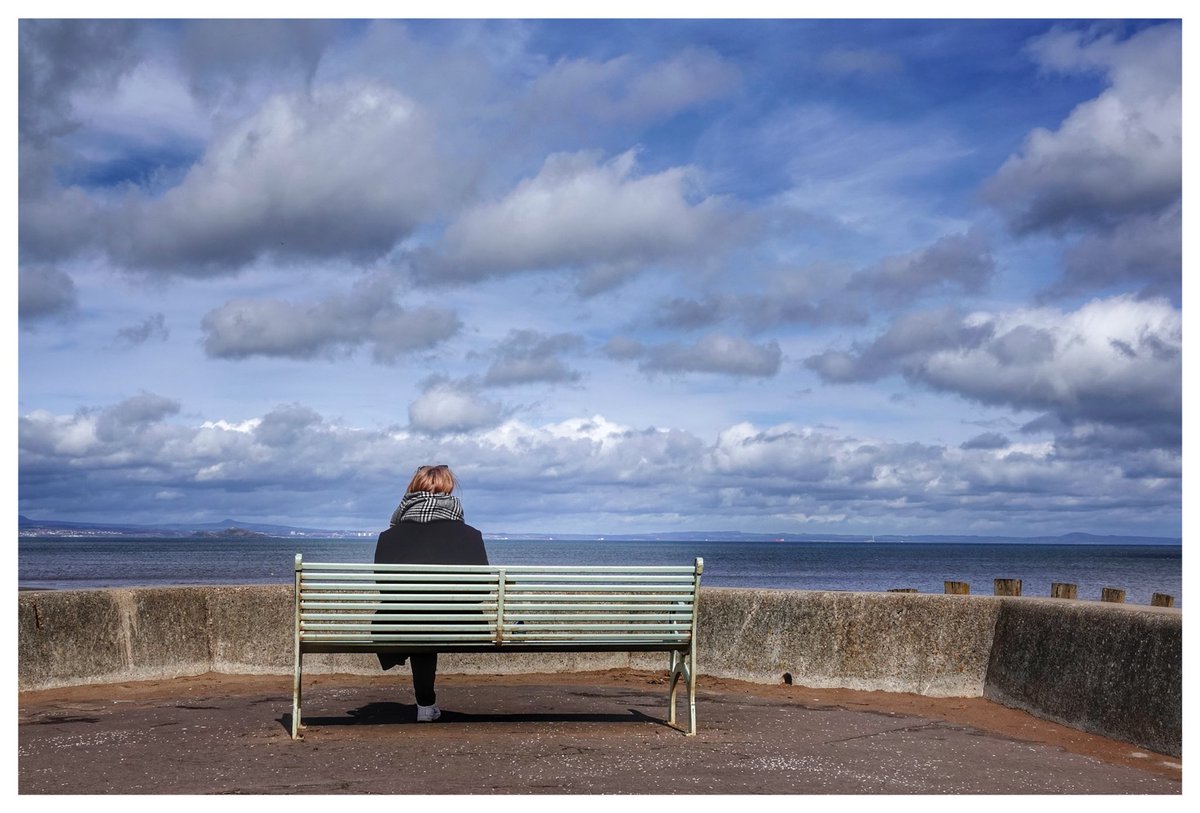 dmeiklephoto's tweet photo. Looking watching wishing.
#wexmonday #cloudes #portobello #scotland #bench https://t.co/ZX42epGBVq
