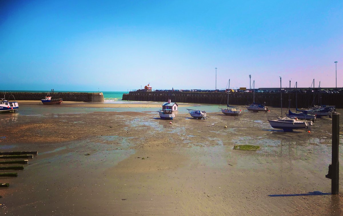 malprin's tweet photo. A view of the harbour in Folkestone
#HelloWorld
#StayWell #CovidRecovery #StillNotRight
#MyPic #iPhone7
#Folkestone #FolkestoneHarbour #Kent https://t.co/je33y0hzaW