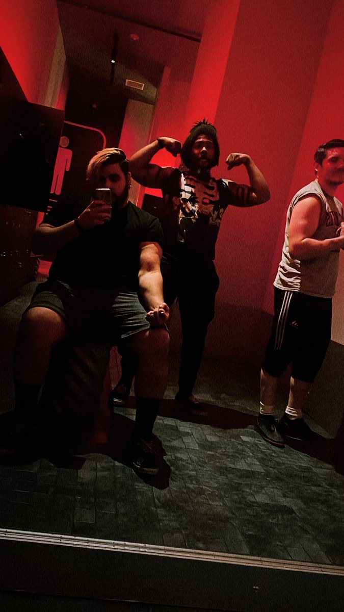 T0KlO's tweet photo. Devilish Trio putting in work𖤐
@Vargatski @Daycallmefelipe https://t.co/VmokiSIosO