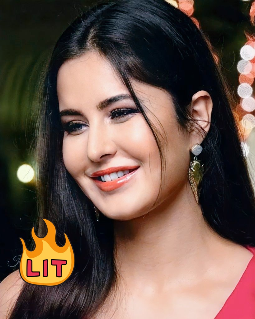 TeamOfKatrina's tweet photo. Those eyes😍 #KatrinaKaif #Katrina https://t.co/9X9j93zvfx