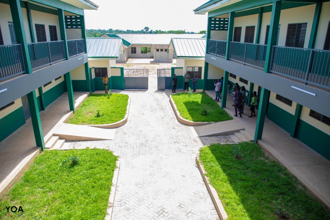 1darln's tweet photo. Education:
@yoadutwum, The Minister of Education opens a state-of-the-art Boarding School situated in Bosomtwe which is among the ten (10) new STEM boarding Schools currently being built across the country by this gov't
#EducateGhana
#FirstTimeInGhana
#BuildingGhanaTogether https://t.co/LbaM46t1YX