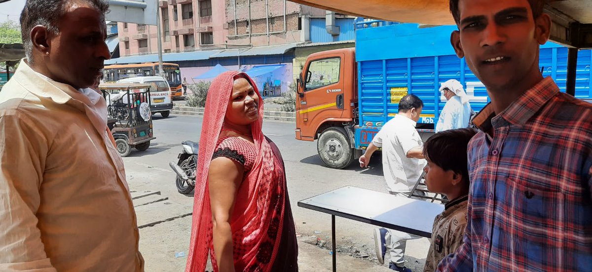 AC_RZ_MCD's tweet photo. @dcrohinizone @PreetyAgarwaal @aroonbidlaan @NorthDmc @DcClz @mayornorthdelhi @NorthMonitoring @LtGovDelhi @HardeepSPuri @AAPAjeshYadav Temporary encroachment removal action has been taken by the Licensing Department/RZ. Photographs attached. https://t.co/PcvacKCBgA