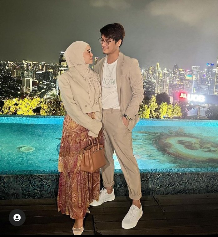 NurjanahNafla's tweet photo. Ada couple kesayangan di shopee... 
Kira² mereka bakal bawain lagu apa ya..ih ga sabar ... 
#leslardishopee https://t.co/IgEi2Nnwb7