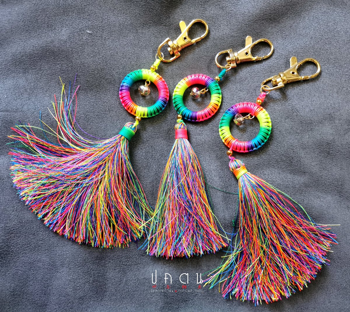 thatcarpstudio's tweet photo. Rainbow ก็มา นั่งทำเองทุกอย่างแม้กระทั่งพู่ แบบนี้ซิ! ได้สีตรงใจ😏
#ปคตนเชือกถัก #ปลาคาร์ฟตัวนั้น https://t.co/SrTfFIHf4n