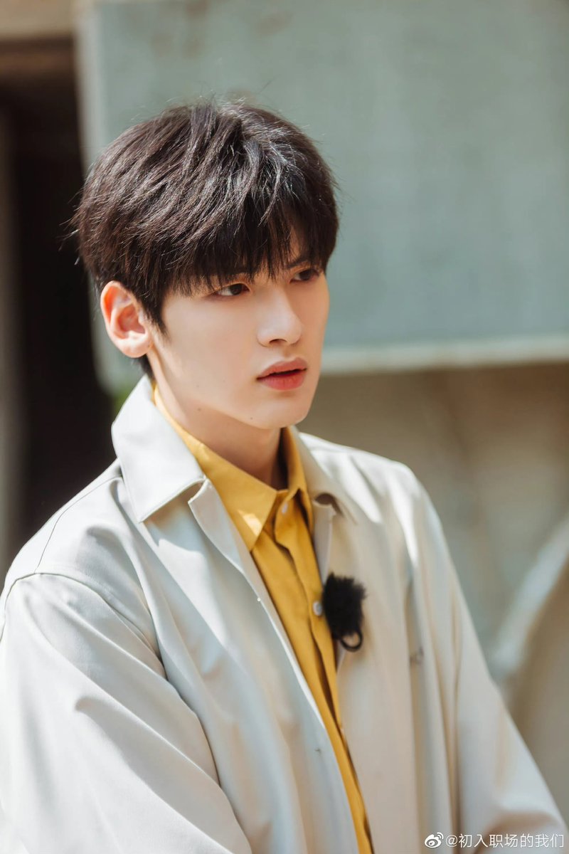 ZHAlXIAOWEN's tweet photo. 初入职场的我们's weibo update with #翟潇闻 !! 🤍 https://t.co/ZA4d8dTWUA