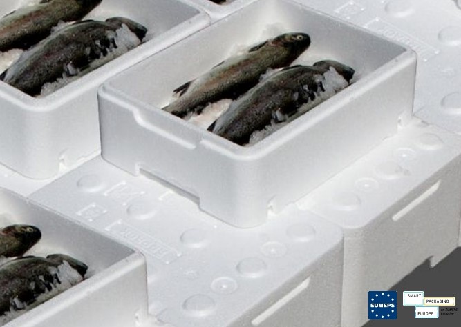 SmartPackEU's tweet photo. One of the most modern and advanced fish processing companies in #Greece, #KonVA, has developed a means of compressing #EPS and making it even less expensive to collect and take to recycling facilities! #fishboxes, weighing about 450 kg, can now be compressed and picked up easily https://t.co/joAxmhiPil