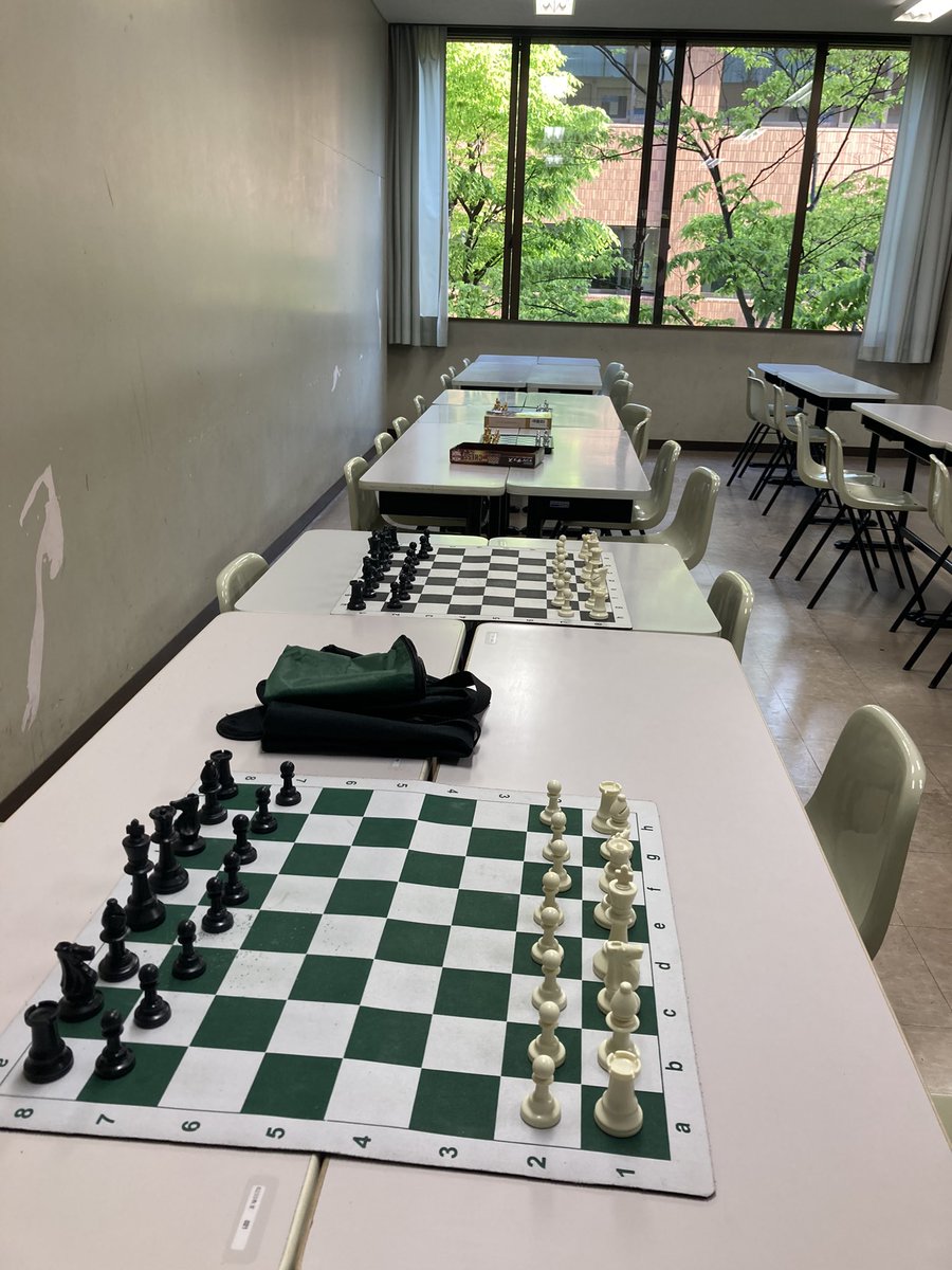 daito_chess's tweet photo. 本日、これから体験期間の活動します！

17:00~20:00(途中入退室自由)

気軽にお越しください☺️

《場所》
東松山キャンパス 8号館 8233教室

#春から大東文化 https://t.co/QUlkgz4VjO