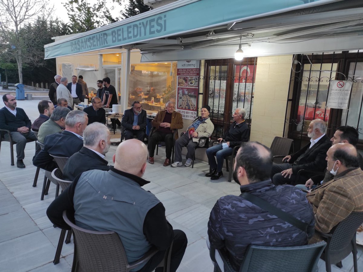 Hoca Ahmet Yesevi Camii Derneği ve  Kuran Kursu yetkililerinin düzenlediği iftar programına 23. Dönem Milletvekili Sn. Turan Kıratlı ile birlikte katıldık.
Şakir Okutan beyefendiye ve emek veren tüm değerli dostlarımıza şükranlarımı sunuyorum.