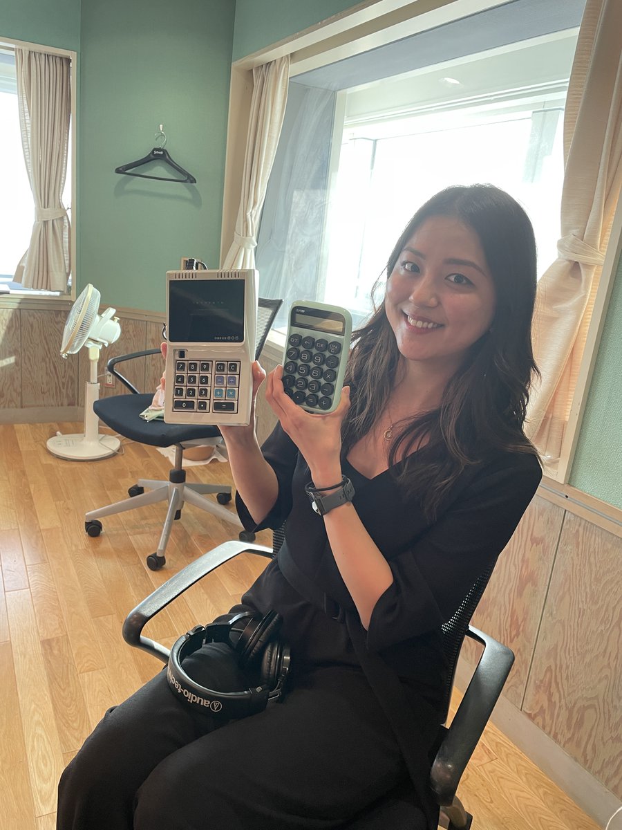 radio78MHz's tweet photo. 芸能界イチの
電卓ヒューマニスタ！
タレントでモデルの #長沢美月 さん生登場！

大きいほうが、スコスコ電卓ですっ！
_φ(･_･

あなたの電卓エピソードもどうぞ！
radio@bayfm.co.jp

 #シンラジオ　#bayfm https://t.co/UeTaMb1QPz