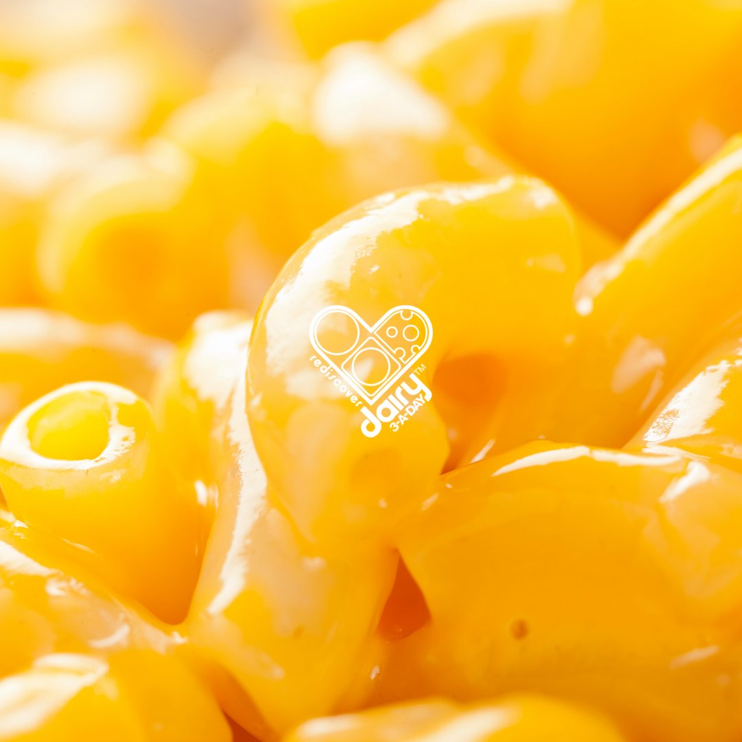 DairyGivesYouGo's tweet photo. Mondays < Mac & Cheese
Mix a portion of cheese (40g/ 2 slices/ 2tbsp grated) into your pasta for a good dose of Vitamin A, which helps to help fight against disease π§
#DairyGivesYouGo
#WhateverGoYouNeed
#EnjoyCheese
#EnjoyDairy https://t.co/94OI91i3Ue
