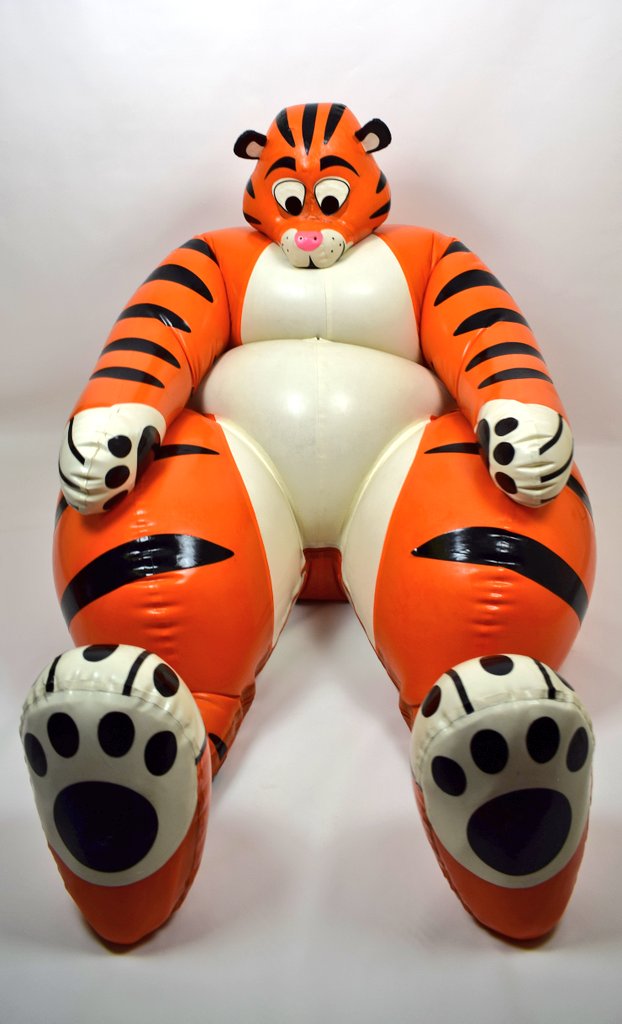 Mondays.....right.
Puffy Mondays would be so much better! 💨💨🐯🐯