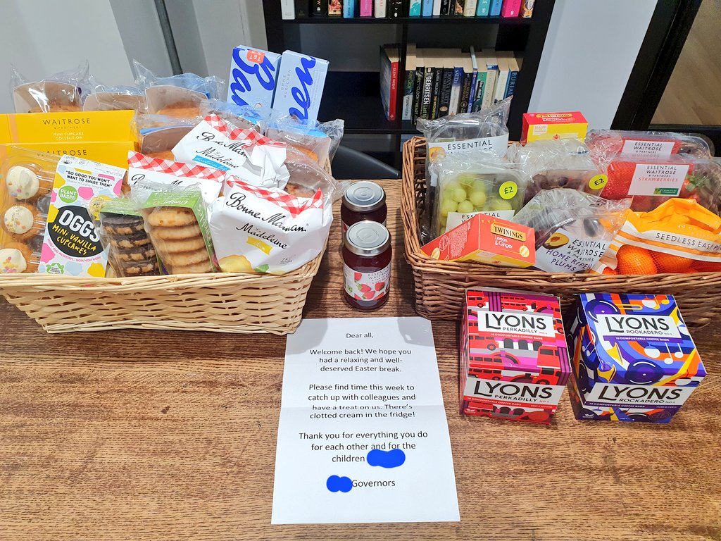 edu_explorer's tweet photo. What a nice welcome back! 🎂 🍪  #actofkindness #firstdayofterm #education #schoollife #governors https://t.co/0Am7JRNdN8