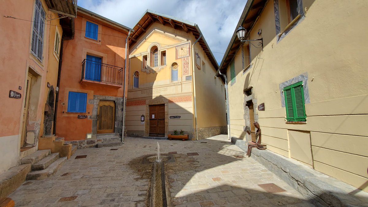explorenca's tweet photo. Prendre le temps d’arpenter les 22 ruelles médiévales de #Rimplas, village perché à la fois bucolique et champêtre...😍🌹
📷 JacquesFighiera (fb)
#ExploreNiceCotedAzur https://t.co/CU19ZNxTqI