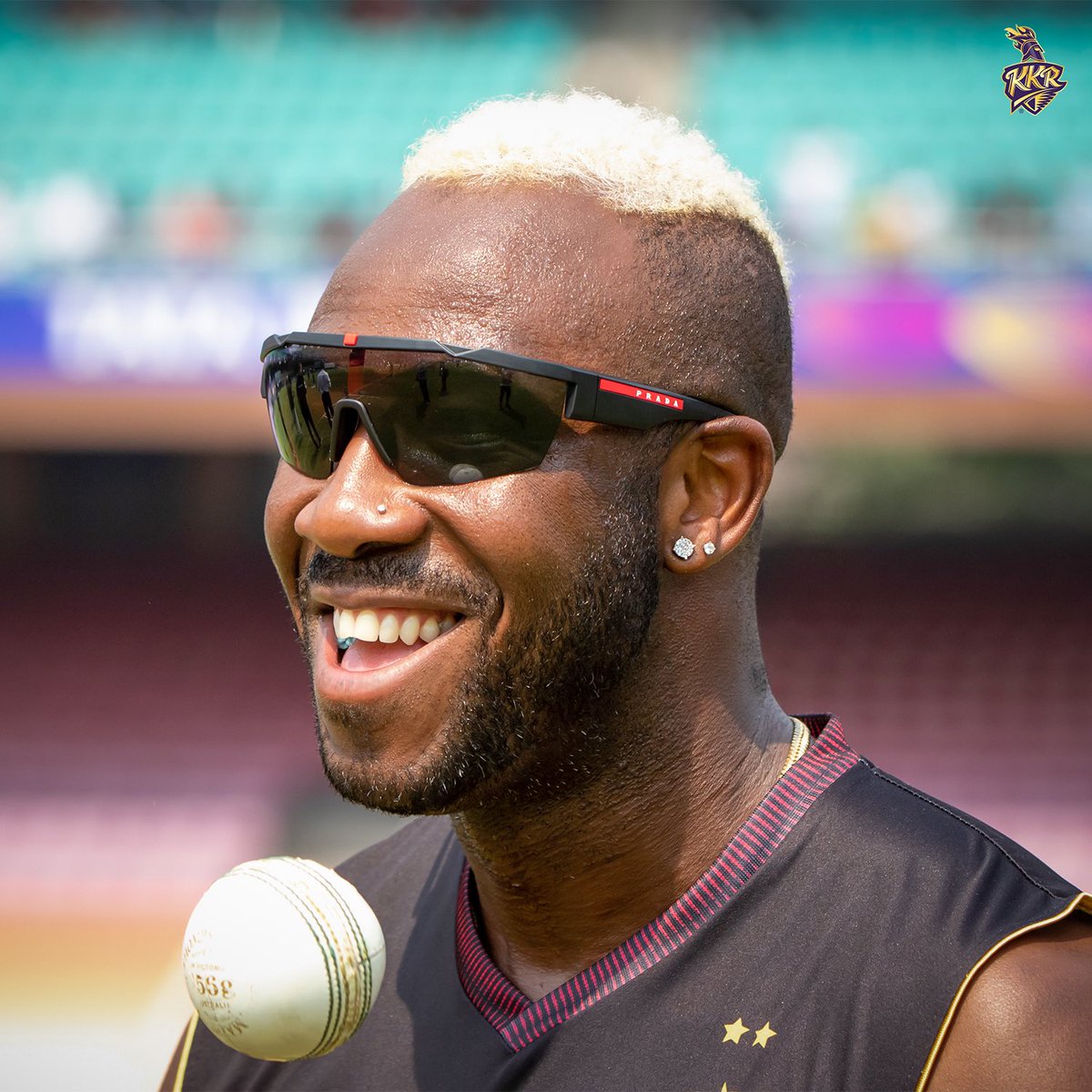 KKRiders's tweet photo. Rate this new @Russell12A look! 😬

#KKRHaiTaiyaar #IPL2022 https://t.co/ImdPZnCitj