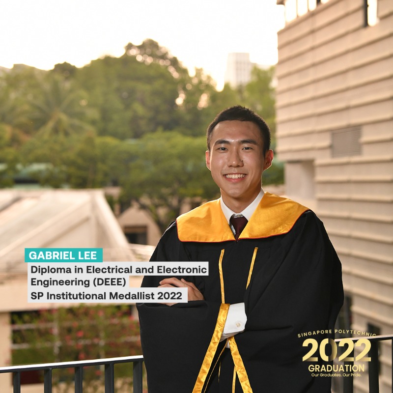 SingaporePoly's tweet photo. Being home-schooled for 10 years never hindered Gabriel’s passion for all things engineering. Instead, the Diploma in Electrical and Electronic Engineering (DEEE) graduand emerged as a Lee Kuan Yew award winner and SP Institutional Medallist! 🤩
#speye #singaporepoly #SPgrad22