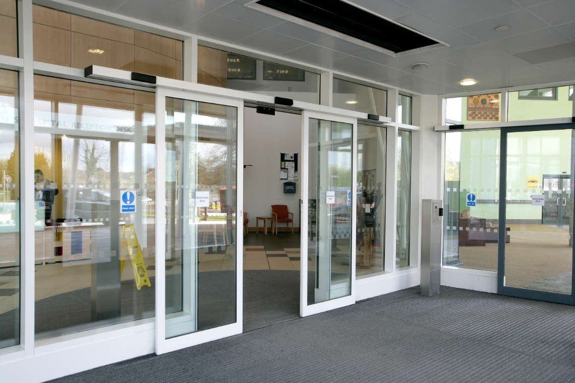 dp_Doors's tweet photo. #DidYouKnow we also #Repair #Maintain and #Install all types of #AutomaticDoor - swing, slide or revolving we are on hand #24/7 to cater for all your needs. Dont hesitate to give our team a call for any and all requirements #dhf #adia #automatic #door #industrialdoor https://t.co/LFGS10BZO9