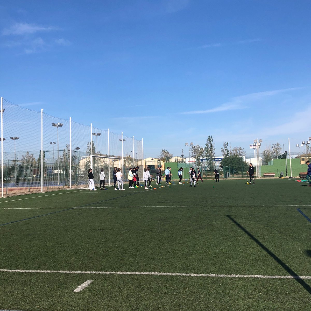 nedia_seinen's tweet photo. At @_usj_ you can find a variety of sports facilities, such as football, tennis, basketball, hockey and more. @DeportesUSJ #JRLWEB no. 9 https://t.co/BZGlYe3dPa