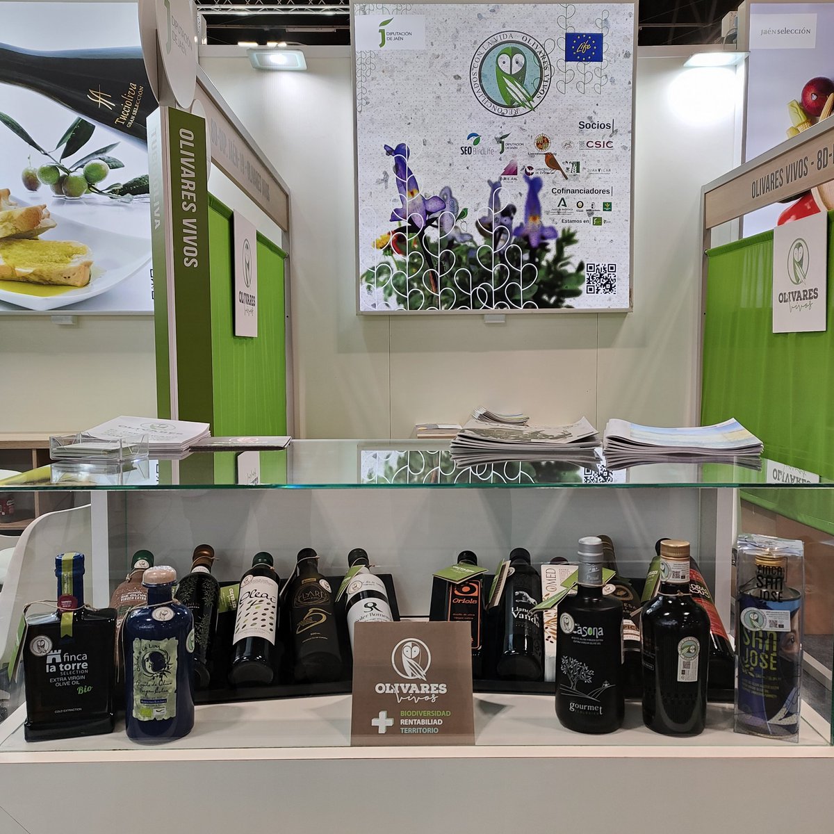 olivaresvivos's tweet photo. Desde hoy y hasta el jueves estamos en #IFEMA, en #SalónGourmets.
Búscanos en el pabellón 8, estand 8D 😉 https://t.co/ezR1Ajk4W3