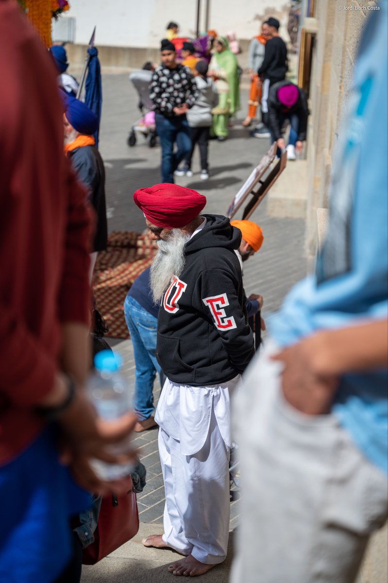 jordi_olot's tweet photo. #Vaisakhi 2022 a Olot #streetphotography https://t.co/PogCjT6TDb