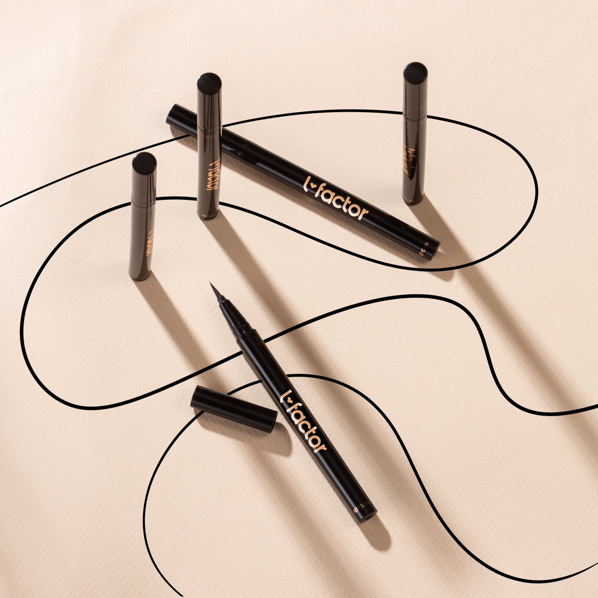 LFactorCosmetic's tweet photo. We are Coming Soon with LOVELINE for your eyes.  Our LOVELINE Eye liner is to get the winged look for all day!😍 #LoveLine

#lfactor #lfactorcosmetics #WearYourConfidence  #Eyeliner #loversofeverything #luxurybeauty https://t.co/r0YVBtiXCG