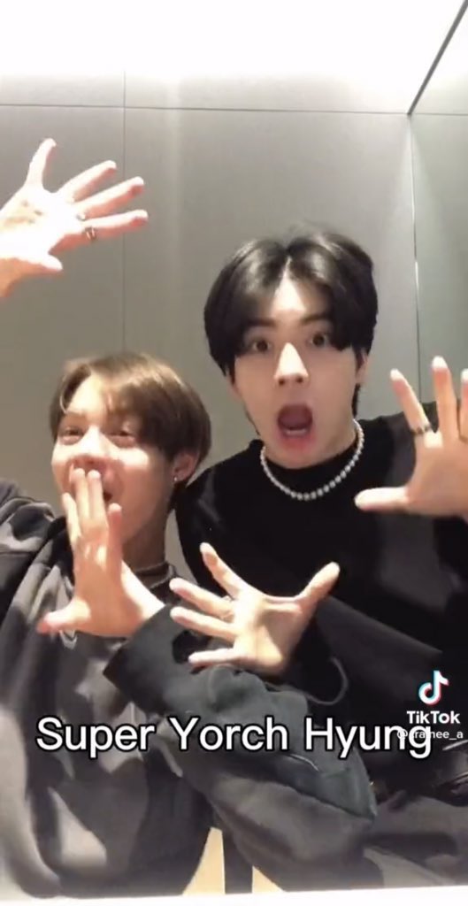 “Fav things in my locker” - JJ 😭