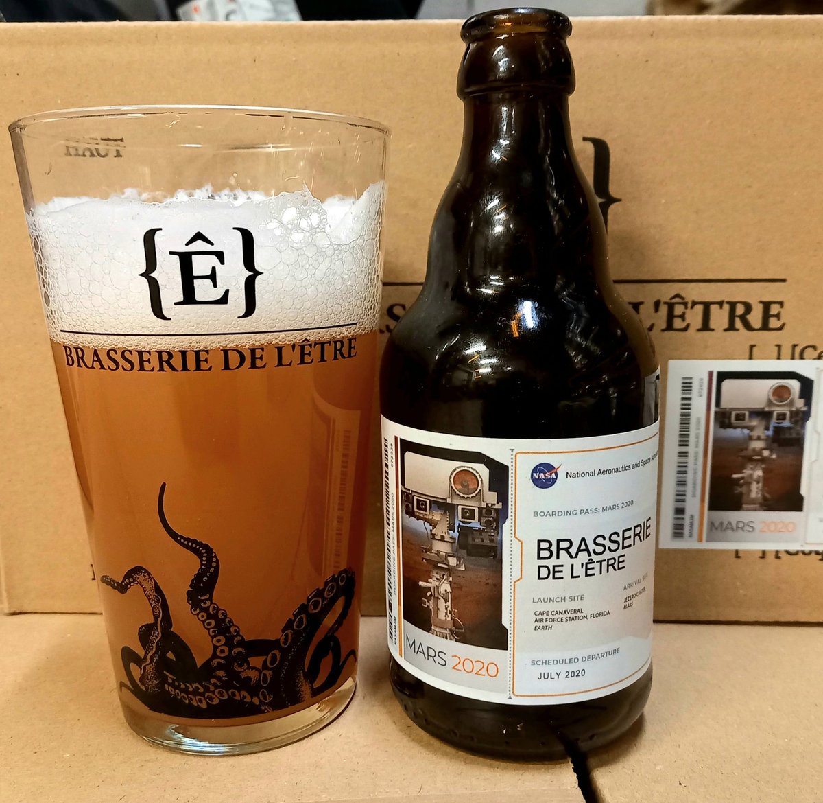 BrasserieEtre's tweet photo. [Perseverance] Bière pour mars
Pour fêter notre premier anniversaire sur #mars à bord de @NASAPersevere, nous avons brassé cette Pale Ale à l'hibiscus 
et au paprika doux (6,2%)
Édition (très) limitée
Santé !! 🍻🚀🍻
#sendyournametomars
#perseverance #perseverancemarsrover 
#nasa https://t.co/2yGzZqHTTy