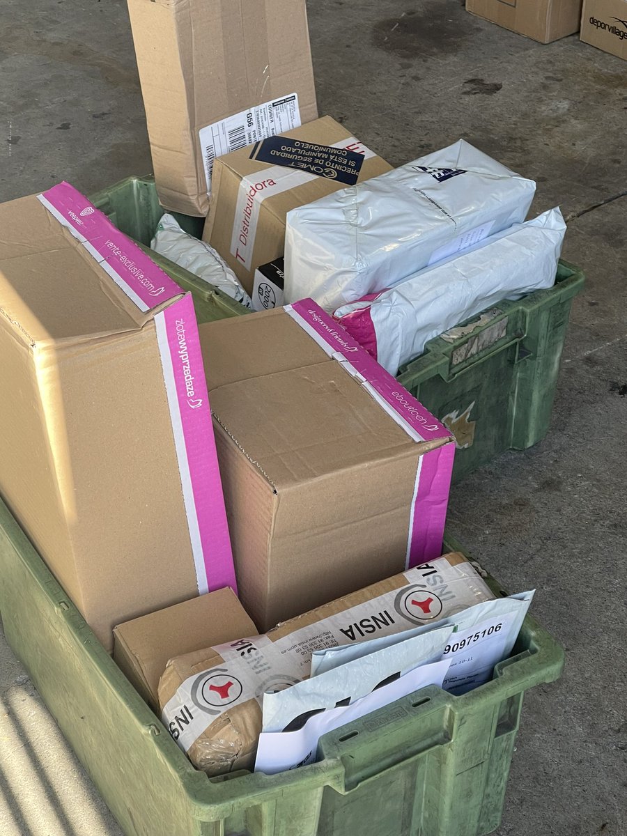 LidiaLopezGLS's tweet photo. Nuestro alimento…cuidando a cada uno de nuestros clientes, con todo nuestro esmero!!! GLS_Spain #Driverday #parcelstopeople https://t.co/vW05ju4nF9