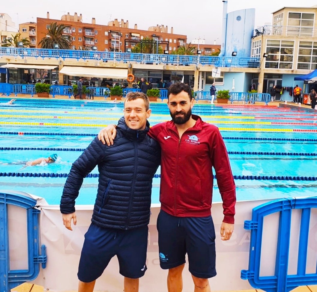 cnrivalia's tweet photo. GRAN RESULTADO DE
➡️Álvaro Fdez
3KSexto 
1,5KCuarto 
➡️Ángel Salvador
3KNoveno
1,5KSeptimo
V CTO.ESPAÑA FONDO NATACIÓN Máster Celebrado en Mataró 22-24 abril
🔝🔝
Enhorabuena #NonStop 👏👏
Info
https://t.co/Q46Fht6ehi
@lariojacom 
@labrujulacala 
@rev_escaparate 
@aytocalahorra https://t.co/FTVYNsQGi7
