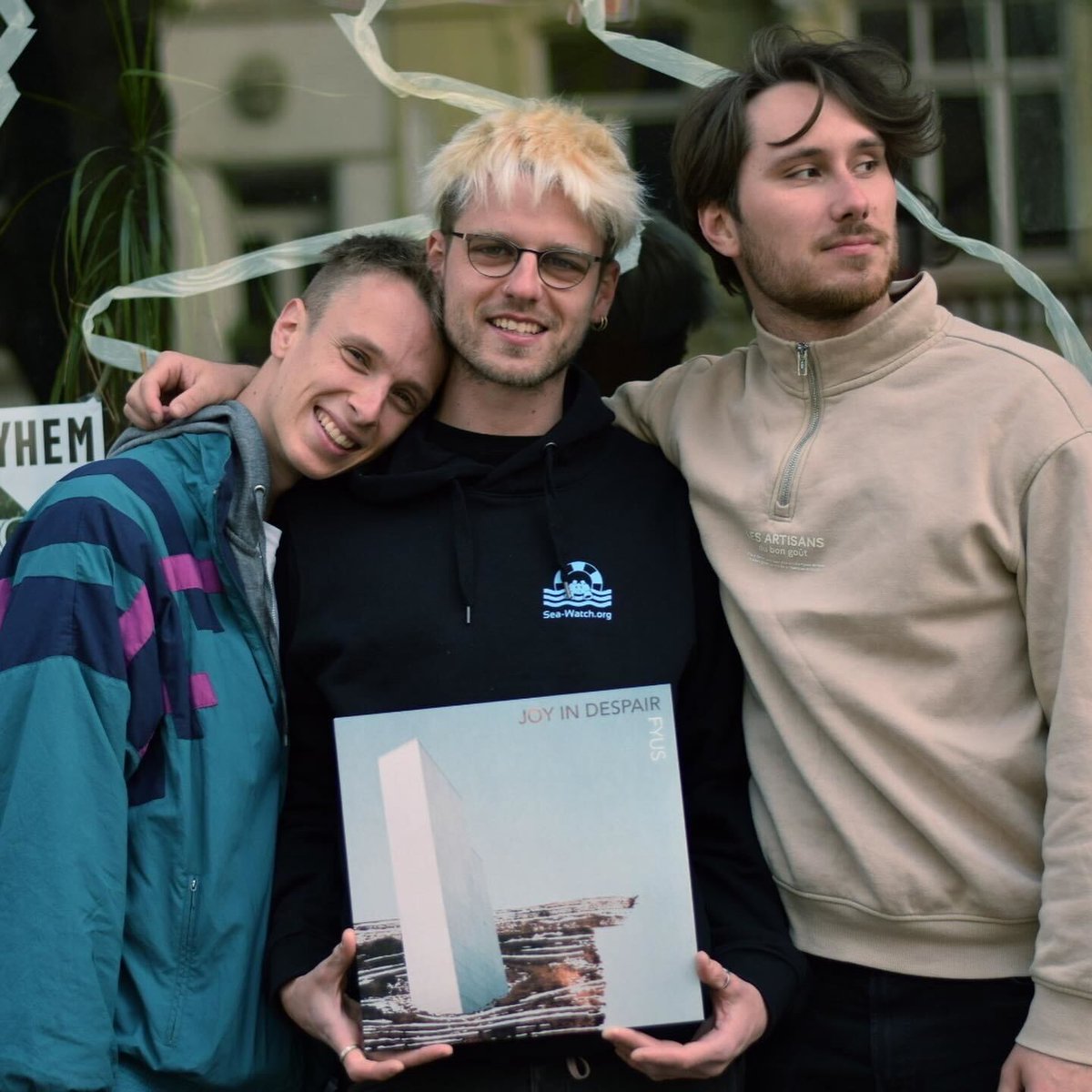 FYUS_real_band's tweet photo. We‘re so excited that JOY IN DESPAIR was released. This means so much to us! Thanks to all the people making this possible! Links to stream in our bio. We recommend to listen and share this beauty with good friends🖤🥳
#releaseday #indiemusic #recordrelease #joyindespair https://t.co/L3eaISop0X