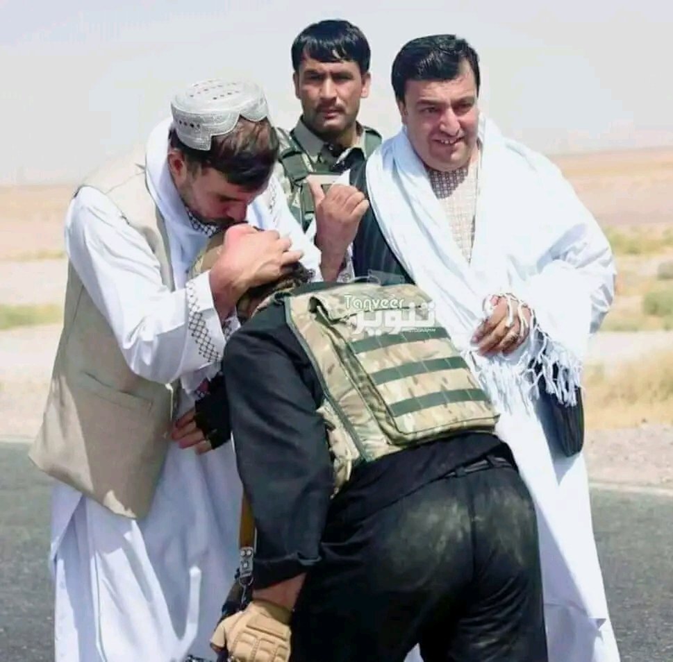 RaziqAchakzal's tweet image. لكه وچه پــــاڼه ځي د باد په خوښه
داسې در په در دې ياره بېلتانه کړم🥺
😓🇦🇫#زما_جنرال_بابک
@RaziqAchakzal