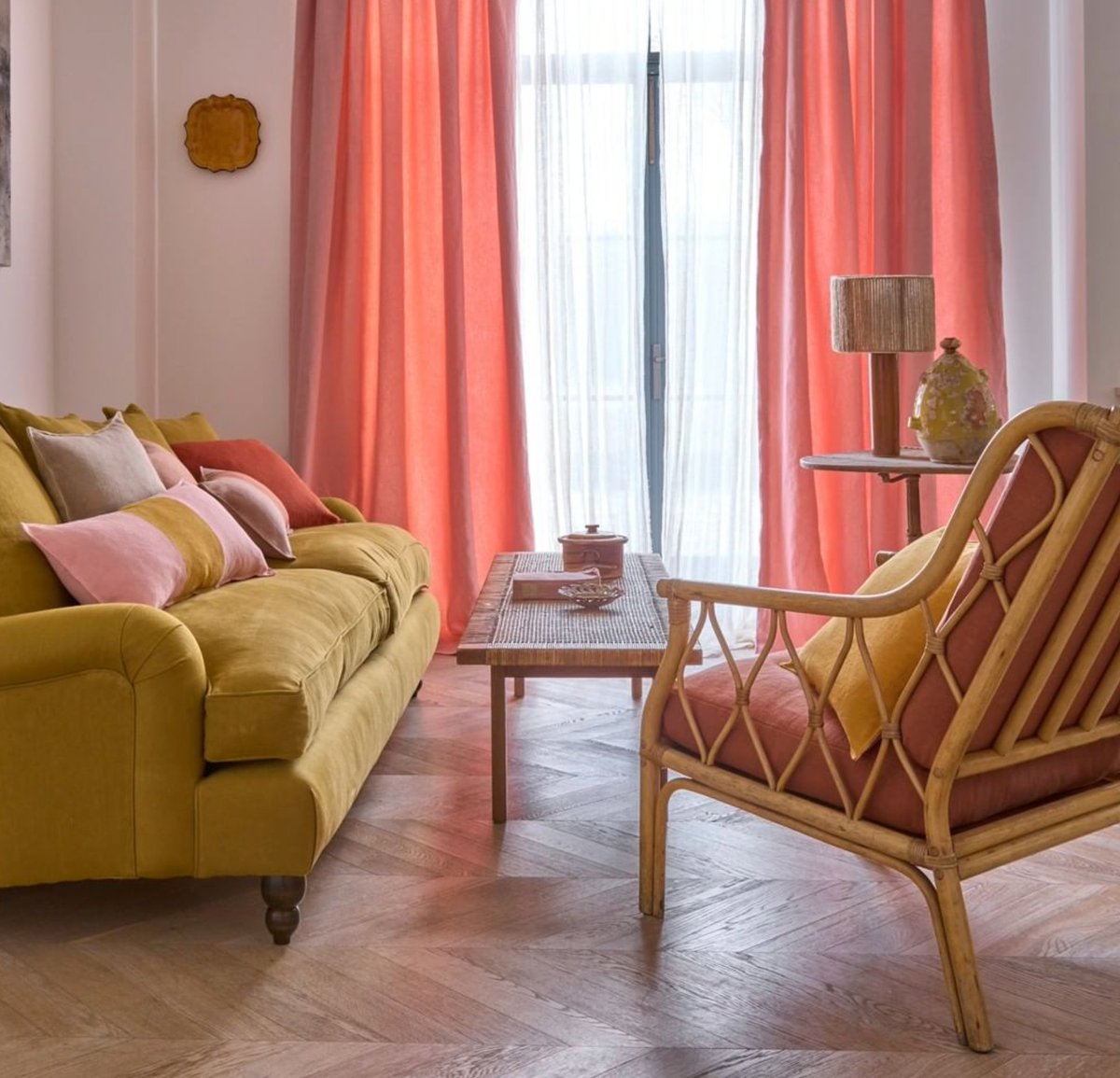 Curtaincraft's tweet photo. Fabrics really do make a room sing. The new Elba collection from Linwood is perfect for upholstery and curtains as well as cushions with a choice of 48 colours.
One of many designer suppliers at @Curtaincraft. See more at https://t.co/i8w6YsL51L
#linwoodfabric #newcollecton https://t.co/GgAVPJYoK6