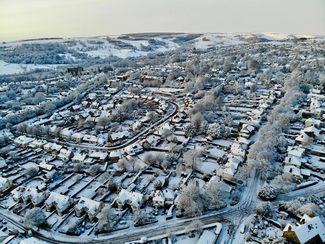 TheLeave5's tweet photo. Want to have a nice family home by Christmas? Well please check out our website as deals are now available!#family#newhome#helptobuy https://t.co/DXG36jgfbf