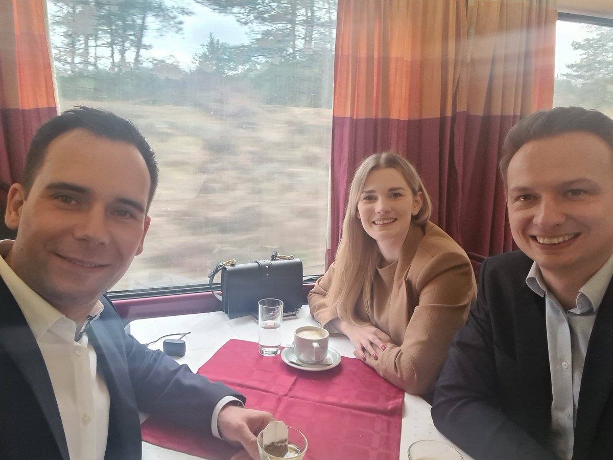 marcelrakowski's tweet photo. W drodze na @EECKatowice @PKPIntercityPDP
Do zobaczenia w Katowicach.  

On the way to @EECKatowice
See you in Katowice. https://t.co/yD1ywsWyAI