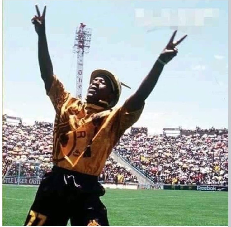 siphoLastnumber's tweet photo. @ben_seoka @SaddamMaake @aebakataba @mapensela11 @orlandopirates @Masandawana @KaizerChiefs No one else comes close, he's irreplaceable. #TheSprinter @KaizerChiefs @SaddamMaake https://t.co/gBVRrnERRp