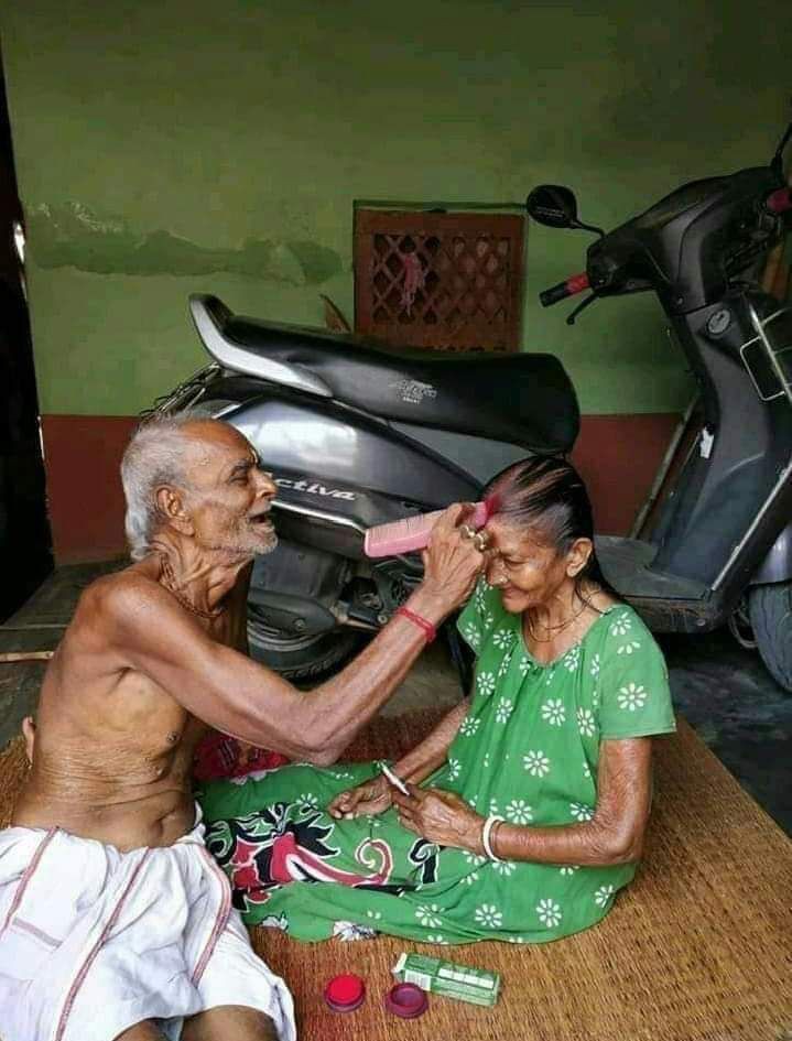VISHALKUMAR289's tweet photo. इश्क काफी नहीं सिर्फ जवानी तक,
हमसफर तो वो है जब प्रेम झुर्रियों तक हो
💕
#Respectfully 🙏 https://t.co/BgsHYnNrqB