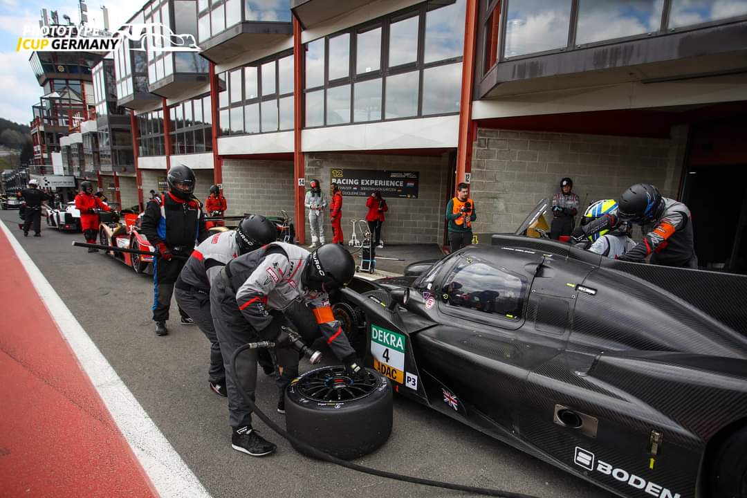 RacingNielsen's tweet photo. ⚫ 🅸🅽 🅿🆄🆁🅴 🅲🅰🆁🅱🅾🅽 ⚫
📸 Petr Fryba
#PrototypeCup | #24HSERIES https://t.co/Dae0DiEi9J