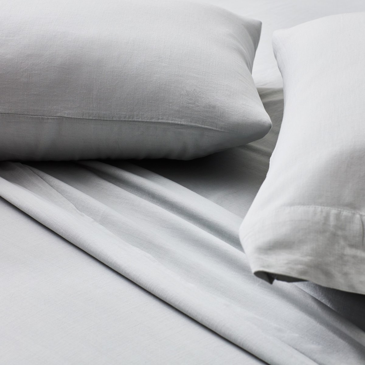 Vencasa_za's tweet photo. A good pillow will..

Provide support to the neck &amp; upper back while at rest: essential since the human spine has a natural curve. The support helps maintain the correct alignment of the spine. Sleeping without proper support has a detrimental impact on your sleep. https://t.co/ldAkDeP4eL