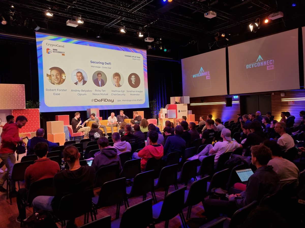 #DeFi users beware: "infinite approvals are evil"

says <a href="/MatthiasEgli/">matthiasegli.eth</a> at #DeFiSecurity panel with <a href="/NexusMutual/">Nexus Mutual</a>'s <a href="/rkstan/">Ricky Tan</a>, <a href="/Opium_Network/">Opium</a>, <a href="/EaseDeFi/">Ease</a>'s <a href="/RobertMCForster/">Robert M.C. Forster</a>, <a href="/jpknegtel/">JJ</a> for <a href="/EFDevconnect/">EF events</a>'s #DeFiDay by <a href="/CryptoCanal/">CryptoCanal priv/acc</a>