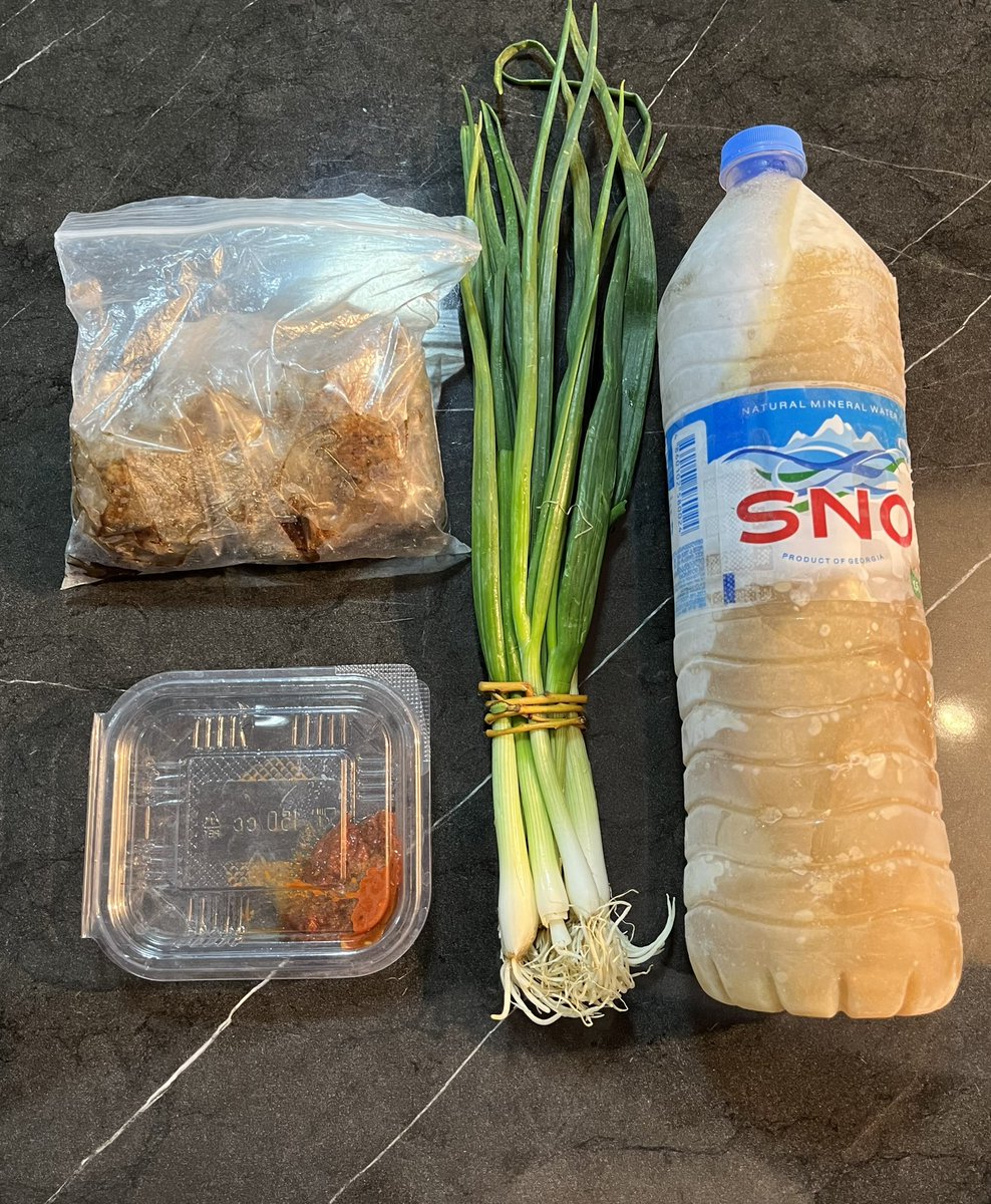 先日ラーメン作りのプロ、クニさん<a href="/earth_rpgfamily/">クニ🌍地球RPG家族</a> ご家族から自家製スペシャルラーメンセットの差し入れを頂きました！
私も最近ラーメン作りにはまっているので、もの凄く嬉しい✨
ステスク周辺でラーメン屋さんをオープンするそうなので楽しみです！！
ありがとうございます！！！