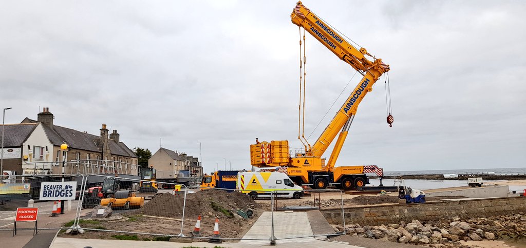 MorayTours's tweet photo. @ElginTruckpics @Ainscough_ @BridgesBeaver @Liebherr_GB @Liebherr @HeavyTorque Its now in place ready to start building #CanWeBuildIt #Lossie @BridgesBeaver @VisitLossie https://t.co/tMhQj1hoTY