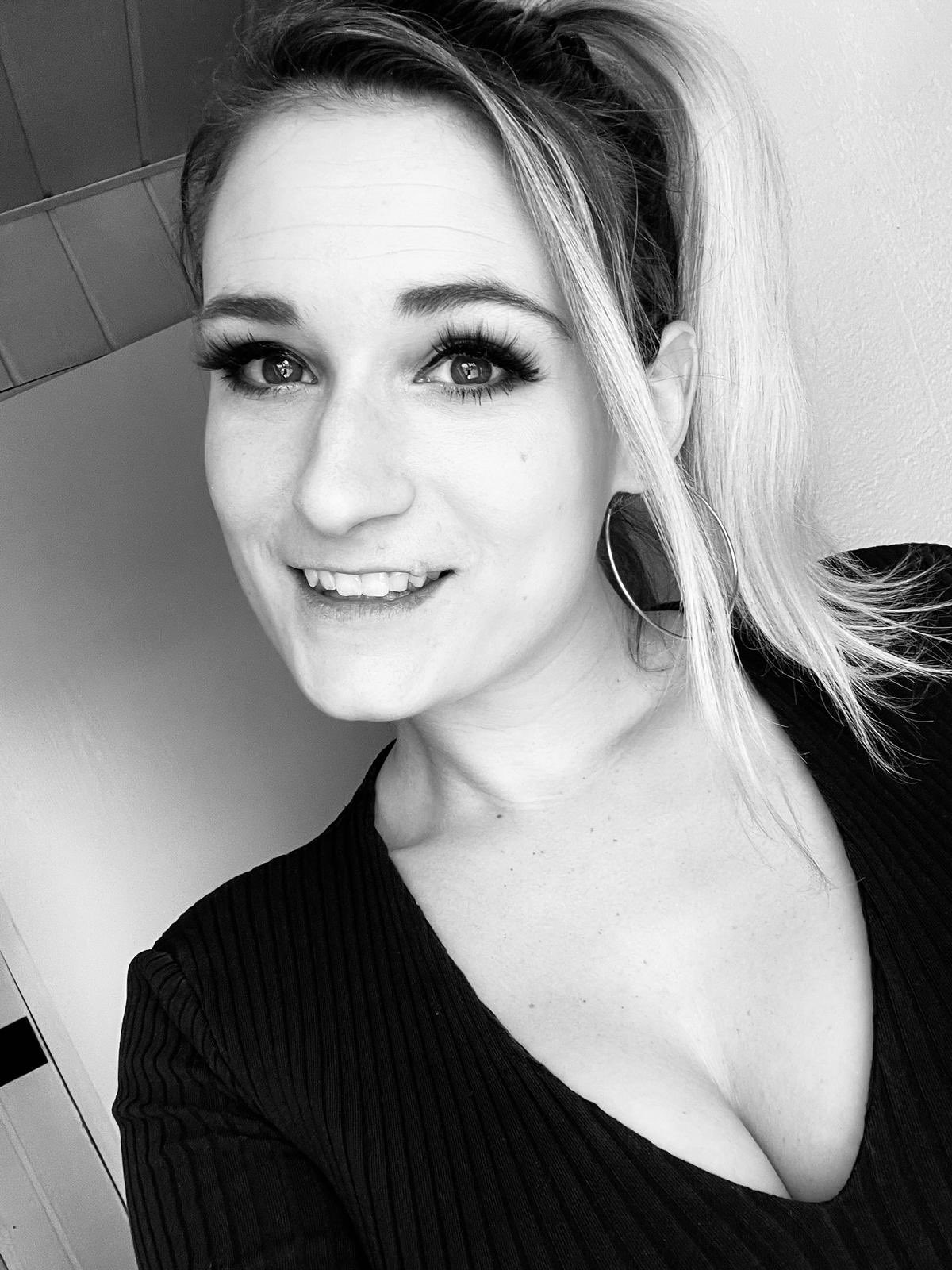 TW Pornstars - ℳℯ𝓁𝒾𝓃𝒶 ℳ𝒶𝓎. Twitter. Morgen früh fliege ich nach ...