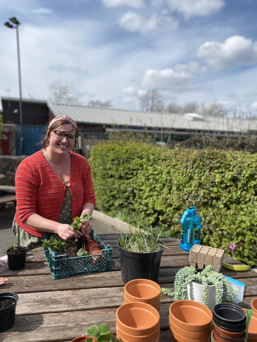 OutbackGardenHX's tweet image. Families had a fantastic time during the easter holidays by participating in fun family activities indoors and outdoors!

#Easter2022 #TNLComFundESF @HopefulFamilies