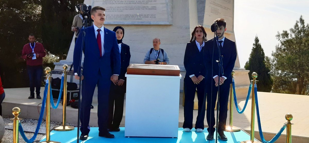 mcbu1992's tweet photo. #Çanakkale #57Alay Birliğinin Temsili Sancağı Bu Yıl Üniversitemize Emanet Edildi

#ÇanakkaleKaraSavaşı #VefaYürüyüşü 
#AYNIRUHLAÇANAKKALE #Atatürk #MustafaKemalAtatürk #ÇanakkaleGeçilmez #MCBÜ #ManisaCelalBayarÜniversitesi https://t.co/fjqb1eGS1u