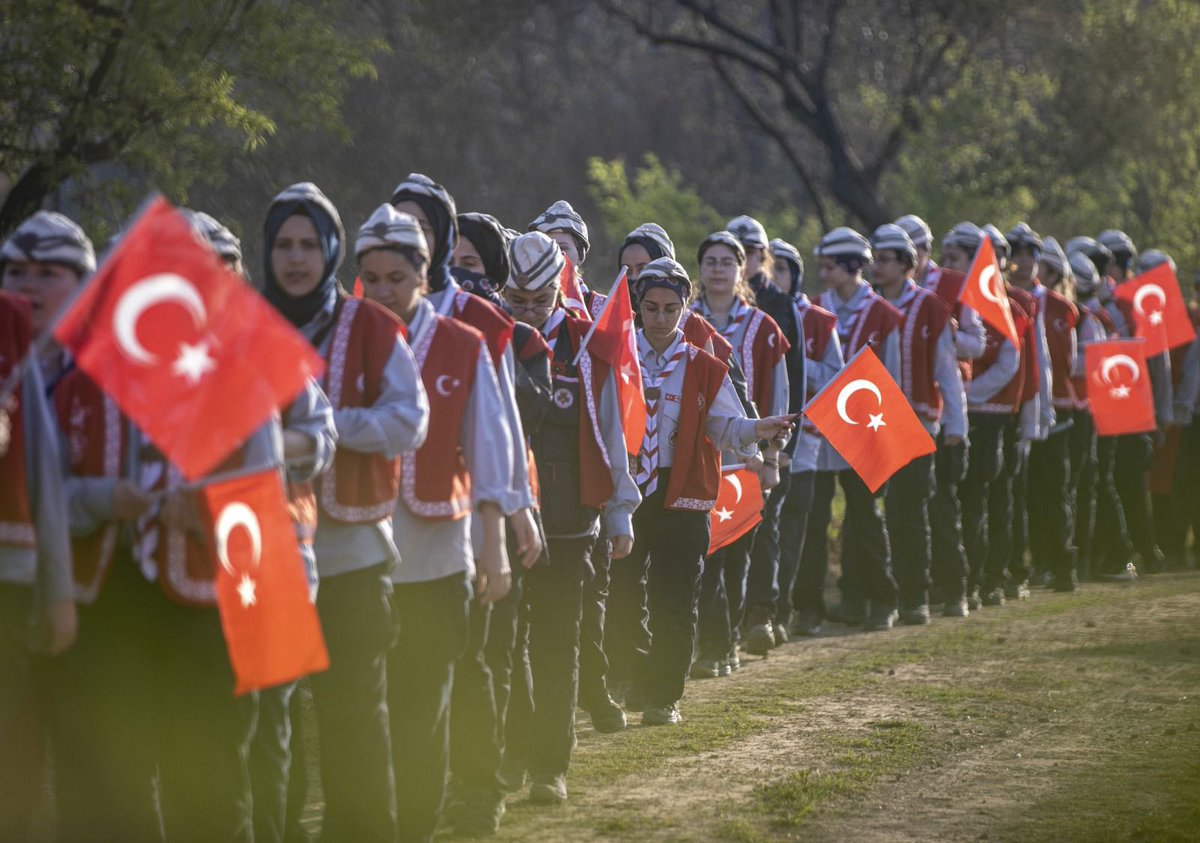 🇹🇷Adımlarımız, 57. Alay için vefa ve minnet dolu!

#AynıRuhlaÇanakkale