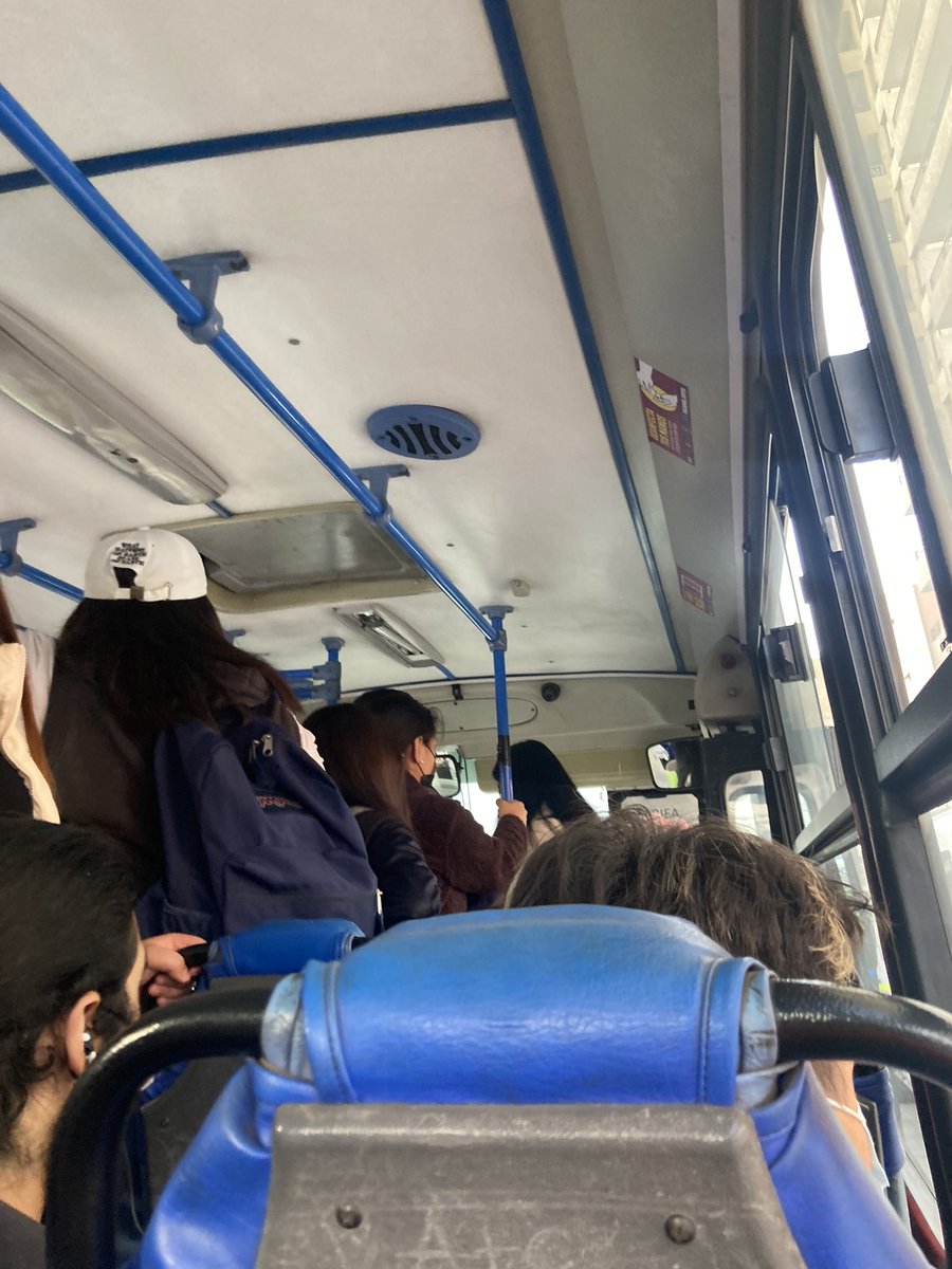 dimelokishy's tweet photo. Las micros llenas de estudiantes y trabajadores porque el paro tiene menos convocatoria que marcha del rechazo 🤣 #Antofagasta #ParoNacional25abril https://t.co/VtLUJKuFwl