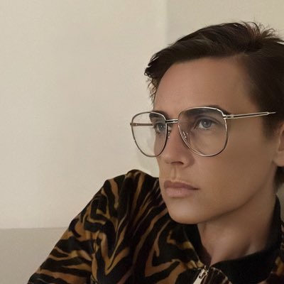 ManuelaLitro's tweet photo. #NuovaFotoProfilo #newlook https://t.co/xe0w77Rp6w