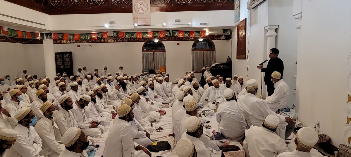 Bohras_Canada's tweet photo. The @Dawoodi_Bohras of #Toronto were delighted to welcome The Hon @MajidJowhari at their masjid for evening prayers &amp; #iftar. During his speech, the Hon MP briefly spoke about the principles of #Ramadan &amp; the freedom in Canada to peacefully follow one’s religion. https://t.co/kcsyIPhTS8