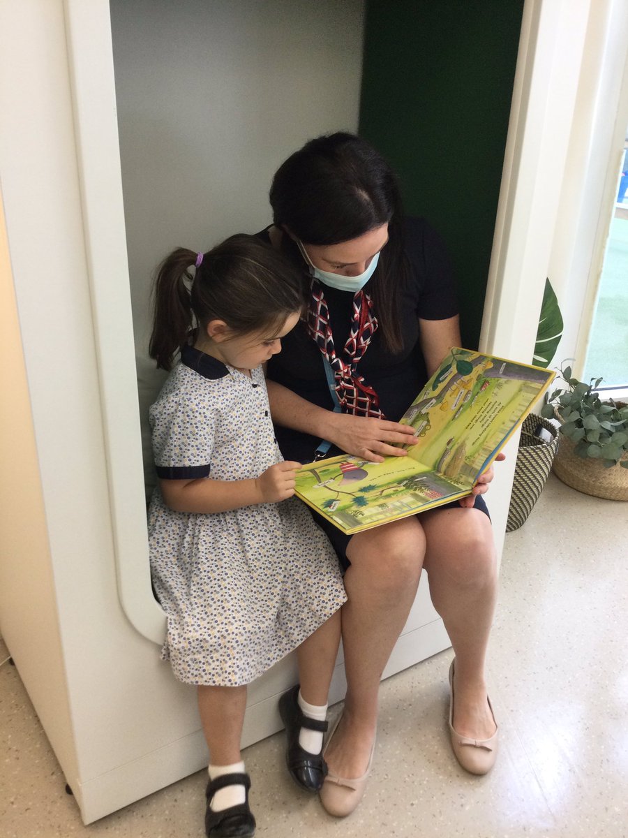 FS_WEK's tweet image. FS1A children sharing a wonderful story-time experience with their parents📖📚☺️ #limitlesslearning #limitlessfun