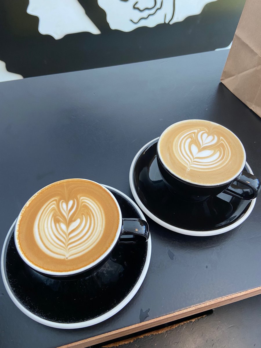 Doedelz's tweet photo. Been practicing a lot lately! #latteart #coffee https://t.co/xktNswSeM9